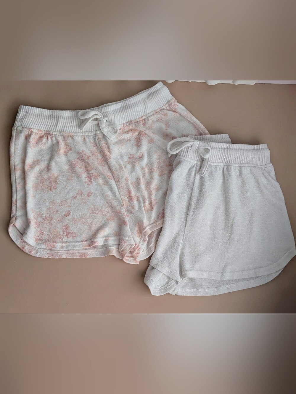 Like New! Yogalicious 2-Pack Soft Lounge Shorts Floral & White Size XS